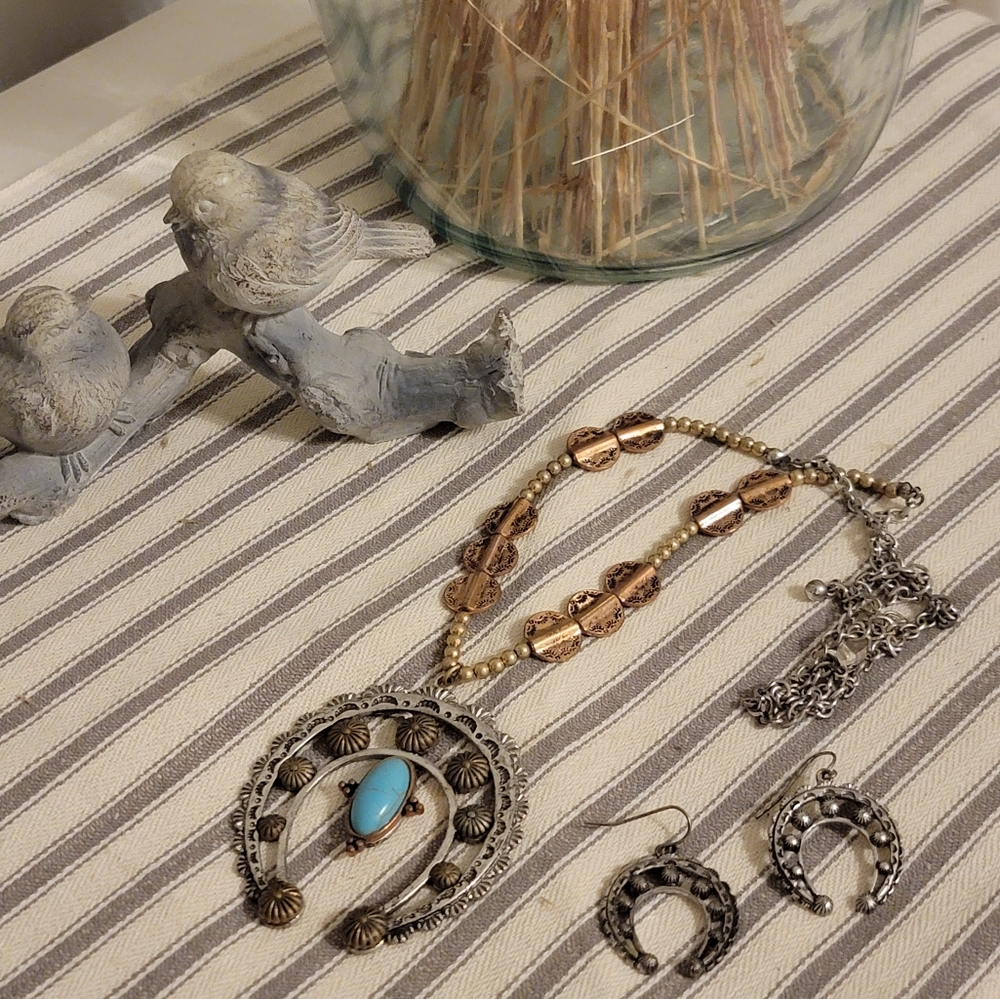 Handmade horseshoe necklace and earrings!